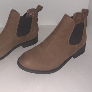 Steve Madden Suede Ankle Booties 8.5